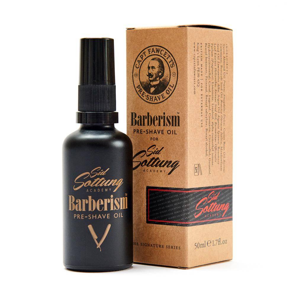Captain Fawcett Olejek przed goleniem Barberism